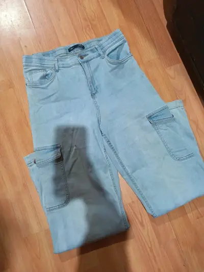 Pantalones cargo de mezclilla para hombre - miniatura 3