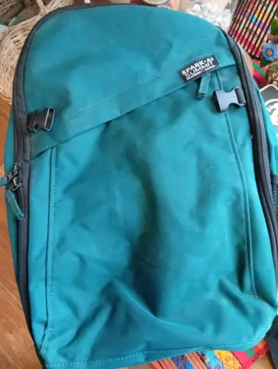 Mochila Spark AI Summit compartimientos - miniatura 1