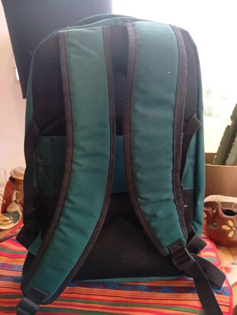 Mochila Spark AI Summit compartimientos - 2