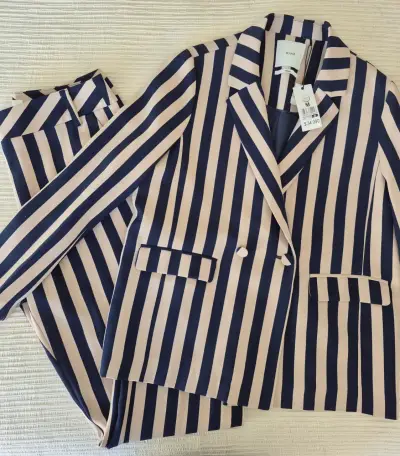 Blazer y pantala rayas azul y beige Alaniz talla M - miniatura 2