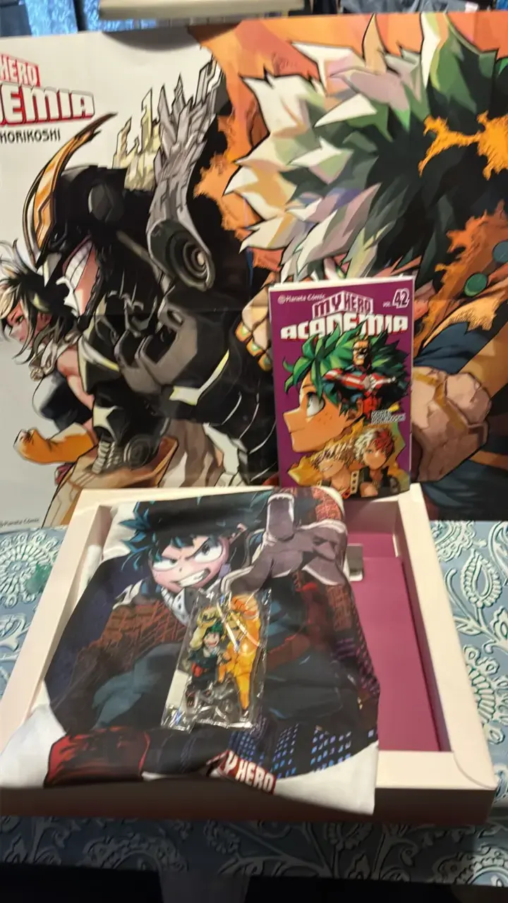 Caja Edición Plus Ultra My Hero Academia - 4