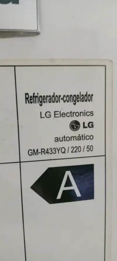 Refrigerador LG con congelador y eficiencia A - miniatura 2