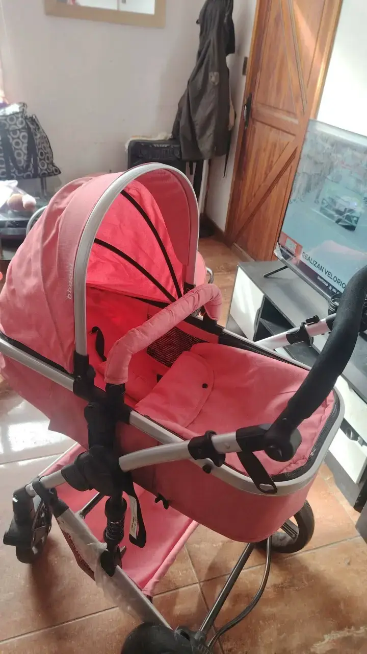 Coche de bebé rosa con capota Bbqool - 6