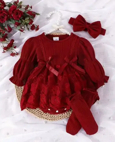 Conjunto de bebé rojo y blanco con encaje - miniatura 4