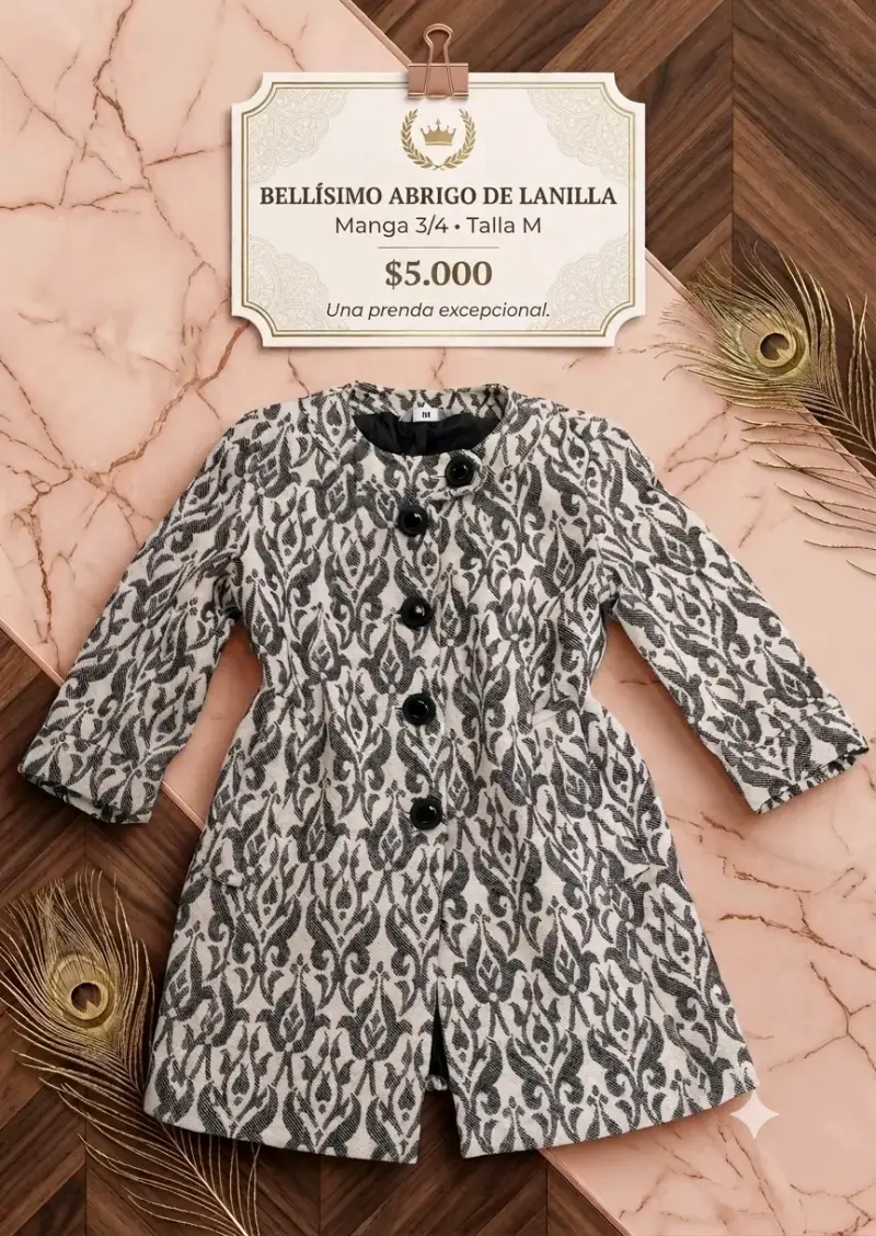 Abrigo de lanilla con diseño elegante
