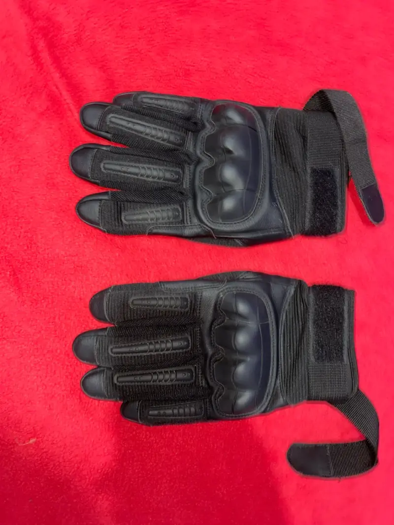 Guantes tácticos negros con protección - 1