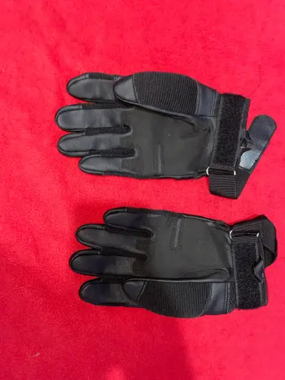 Guantes tácticos negros con protección - miniatura 2