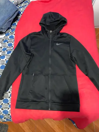 Polerón con capucha negro Nike para hombre - miniatura 2