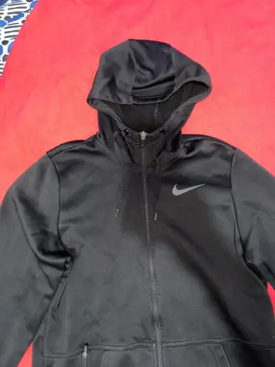 Polerón con capucha negro Nike para hombre - miniatura 6