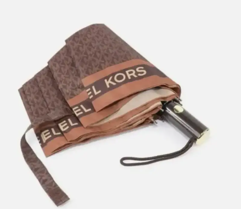 Paraguas plegable Michael Kors marrón elegante - 1