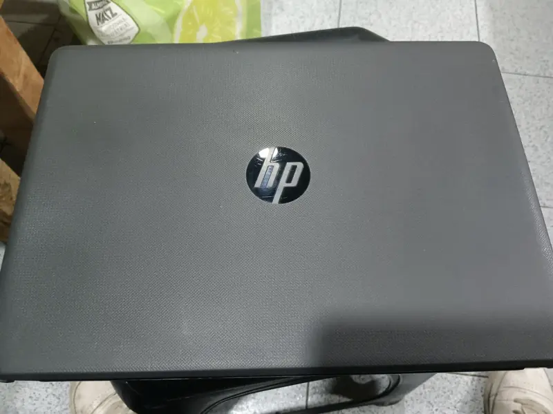 Laptop HP 240 G6 con 16GB RAM y 1TB HDD - 3
