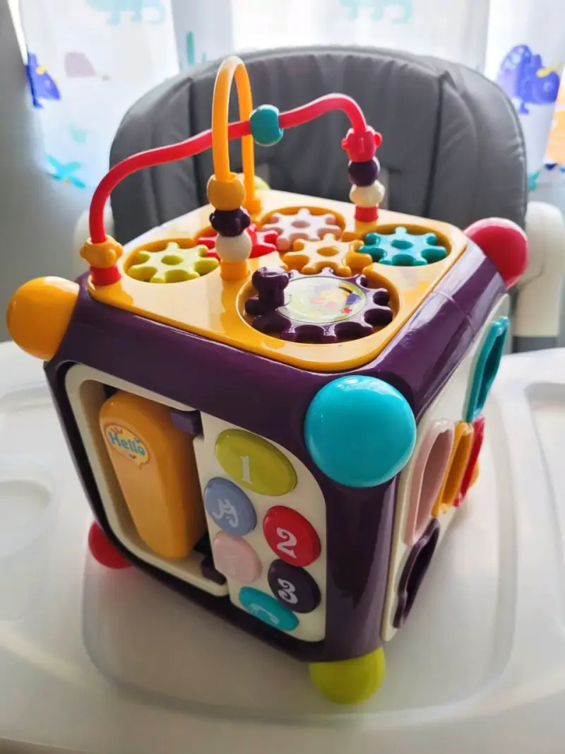 Cubo para bebés con juegos interacti