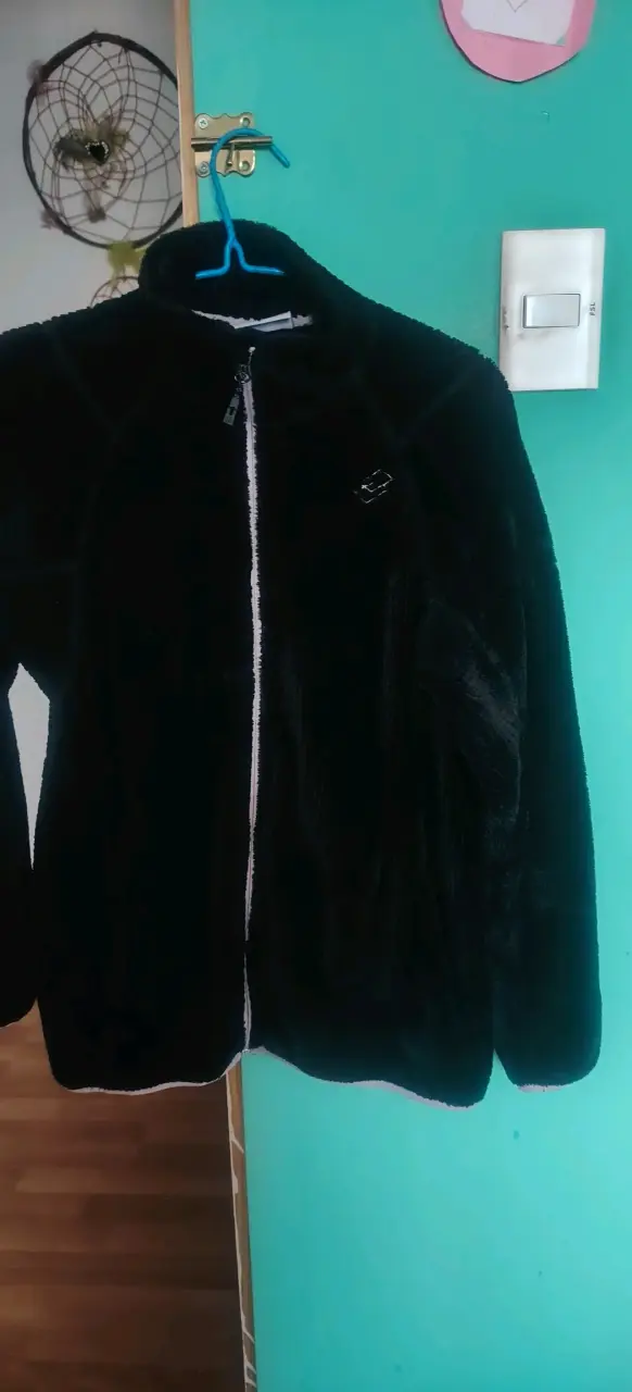 Polera negra con cordones de mujer - 4