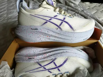Zapatillas deportivas Asics Gel-Nimbus 27 Tokyo crema y púrpura - miniatura 3