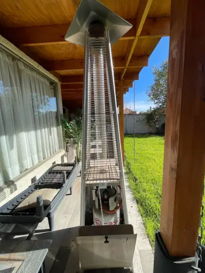 Calefactor de Patio a Gas en Forma de Pirámide - miniatura 2