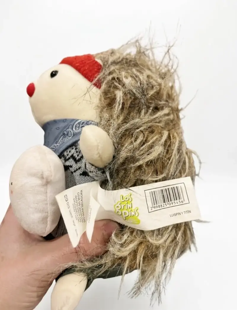 Peluche grin pins erizo con bandana y gorro rojo - 2