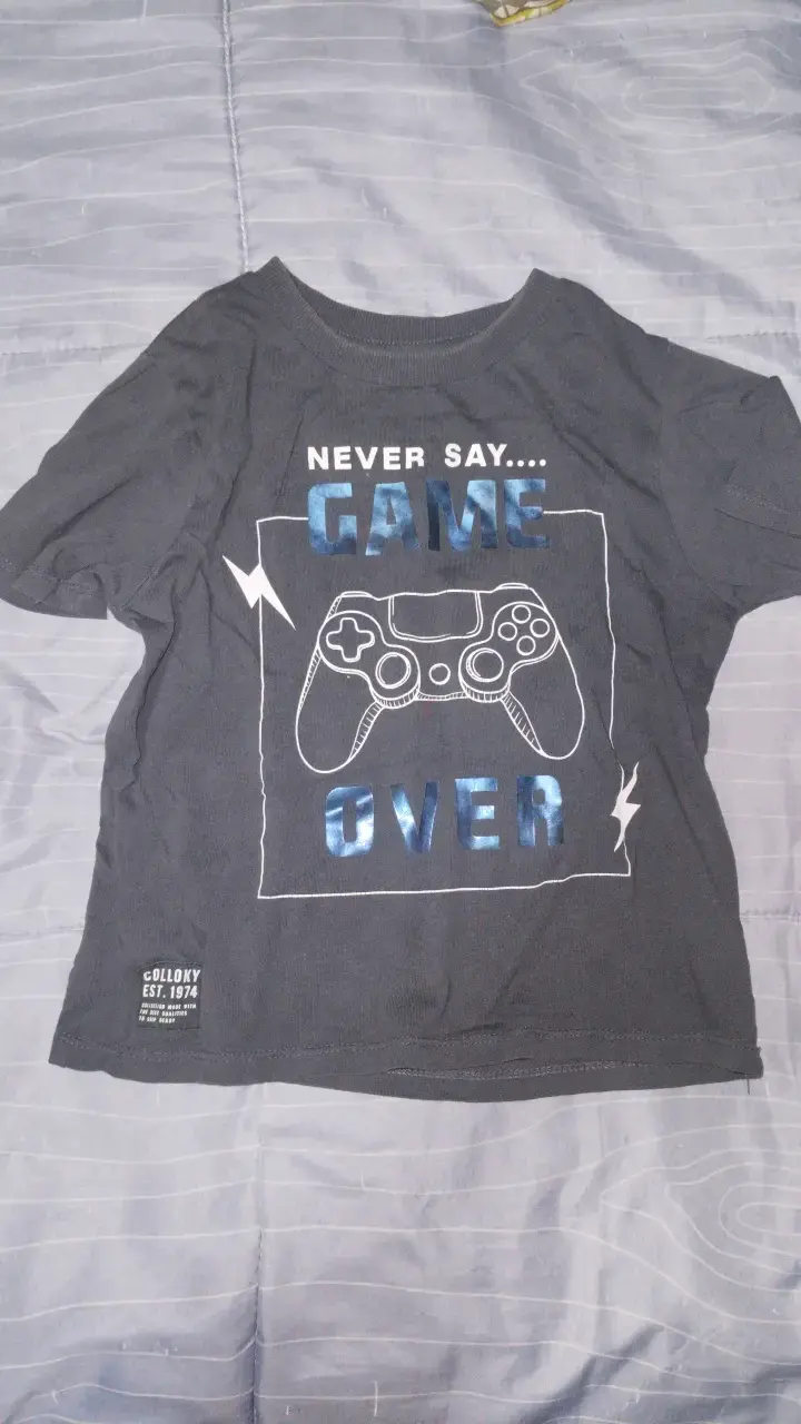 Polera infantil Colloky 'Game Over' gris