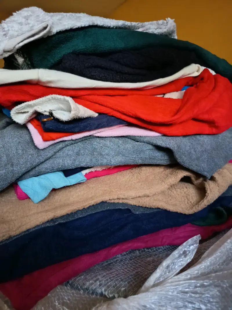Ropa de invierno usada en fardo mixto - 1
