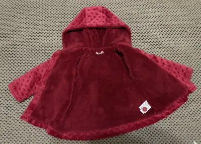 Abrigo de bebé con capucha talla 18meses - miniatura 3