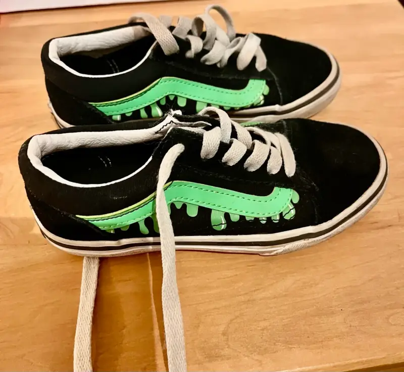 Zapatillas Vans 18cm negras linea glow in the dark - 2