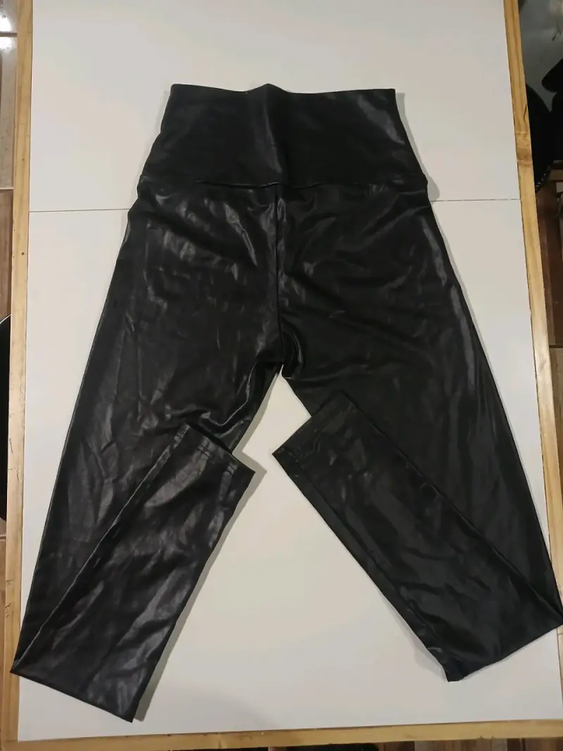 Leggings negros de cuerina sintético para mujer