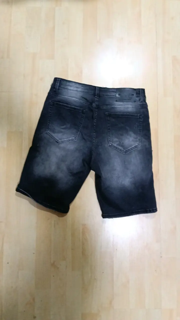 Shorts de mezclilla negros desgastados para hombre - 2