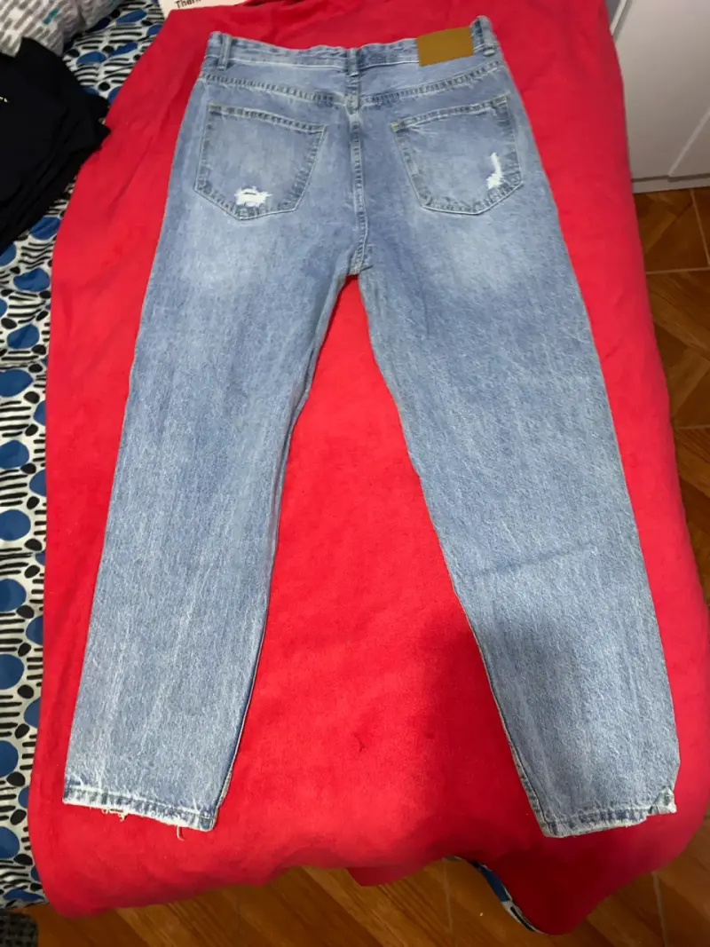 Jeans de mezclilla desgastados para hombre - 4