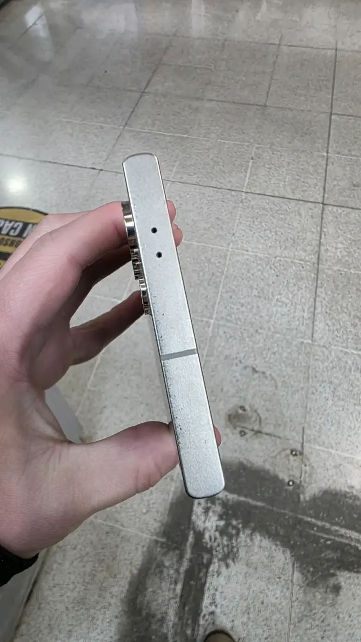 Smartphone Samsung Galaxy S23 Ultra en buen estado - 2