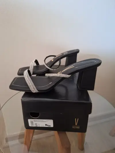 Sandalias de tacón Vizzano negras con brillantes - miniatura 1