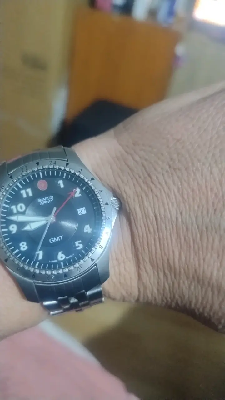 Reloj Swiss Army GMT de acero inoxidable - 2