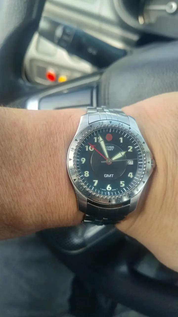 Reloj Swiss Army GMT de acero inoxidable - 3