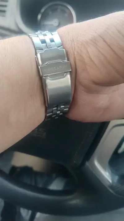 Reloj Swiss Army GMT de acero inoxidable - miniatura 4