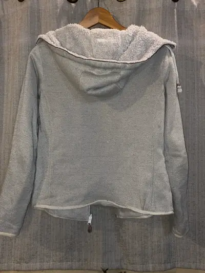 Chaqueta de polar gris con capucha reversible - miniatura 4