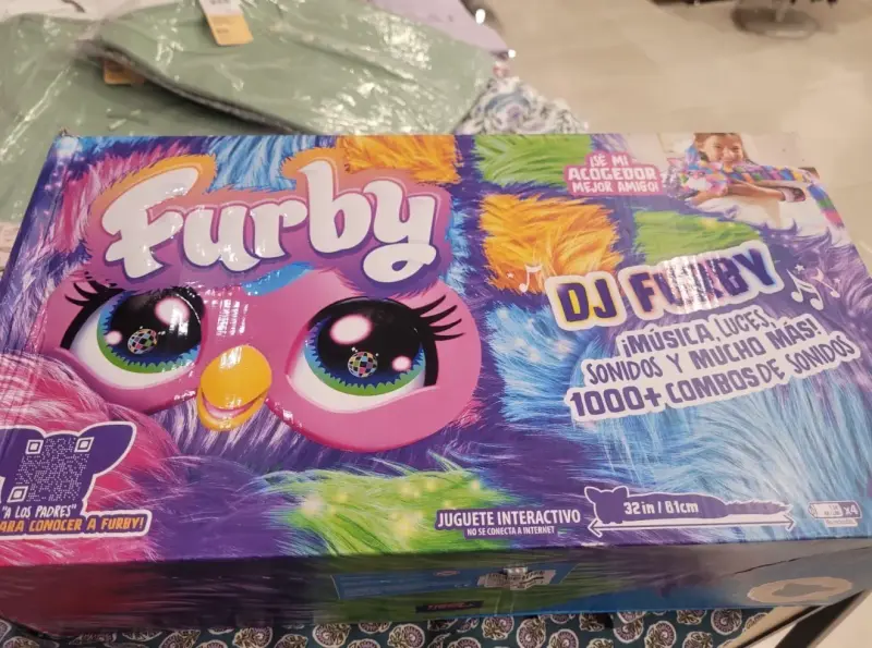 Furby DJ interactivo con luces y sonidos