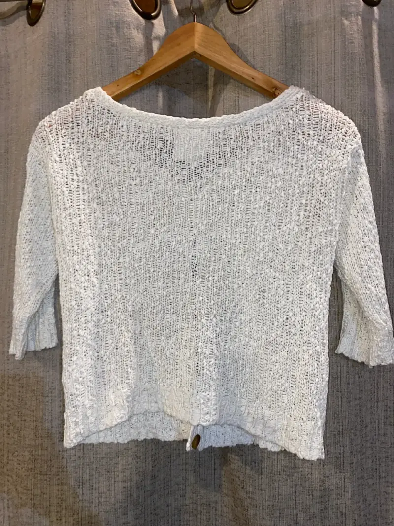 Cardigan blanco de punto con botones - 2
