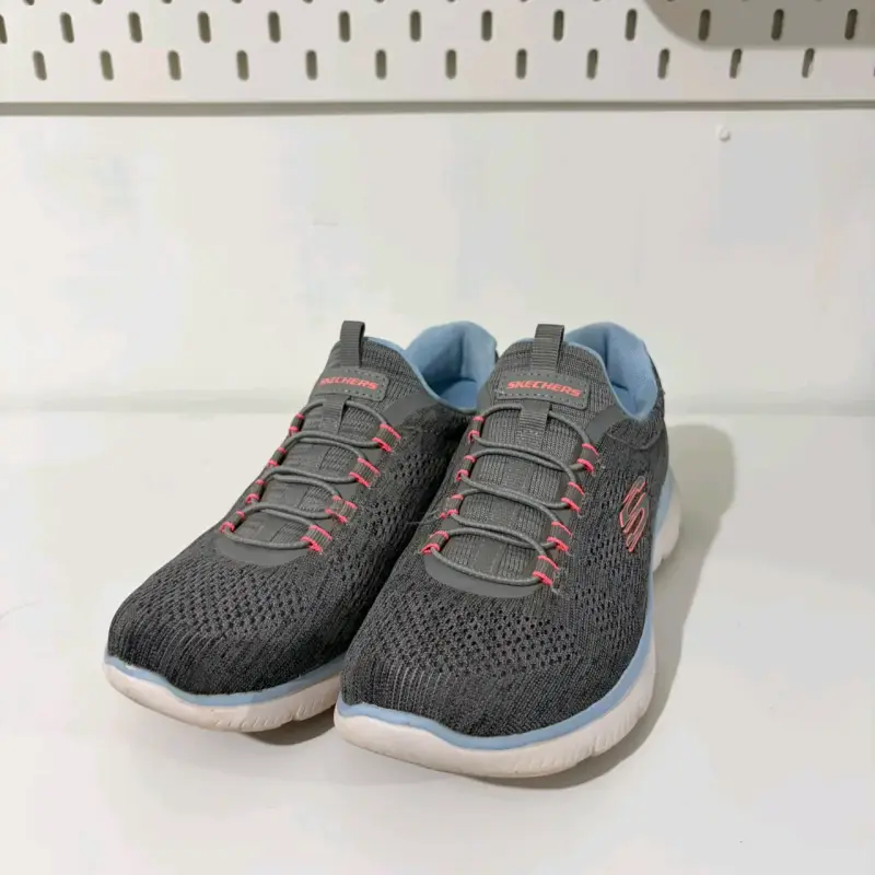 Zapatillas deportivas Skechers para mujer en gris - 2