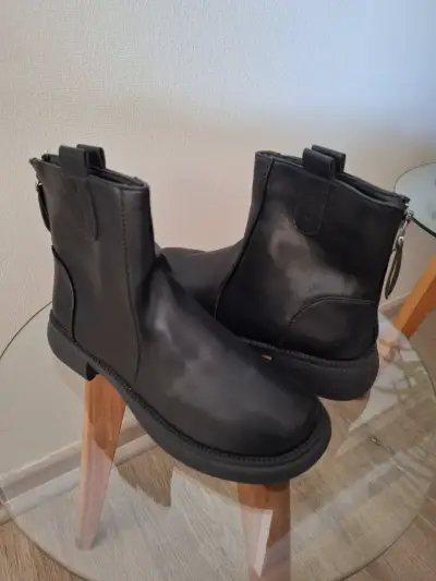 Botines de eco cuero negro con cierre lateral - miniatura 1