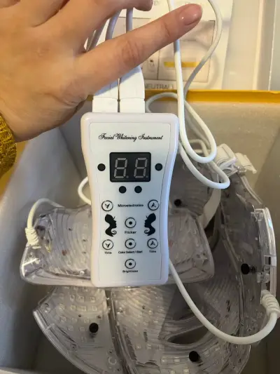 Máscara LED de Belleza Facial Ultratestetica - miniatura 3