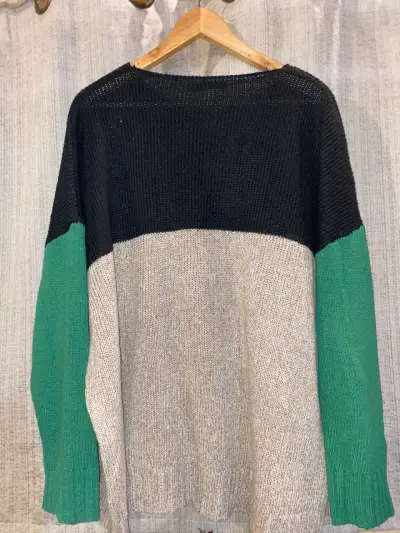 Suéter overzise de punto tricolor para mujer - miniatura 1