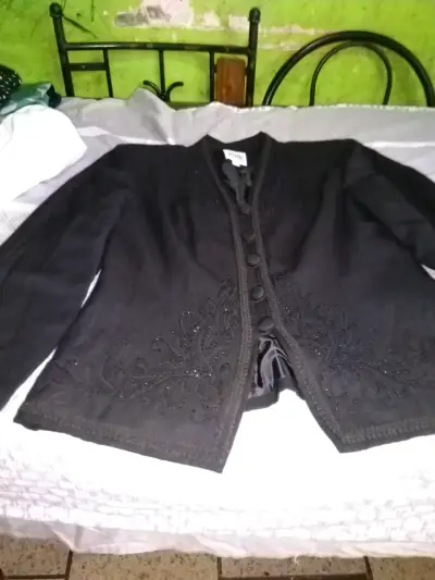 Chaqueta negra bordada R&M Richards - miniatura 1