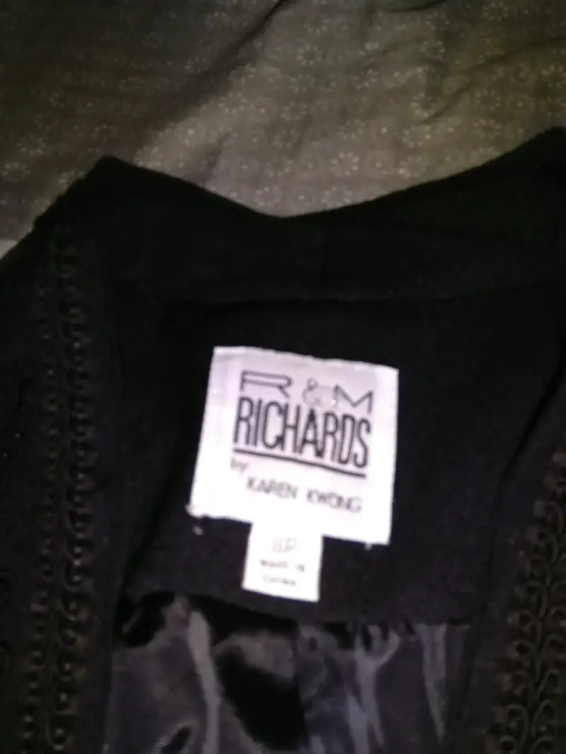 Chaqueta negra bordada R&M Richards - 3