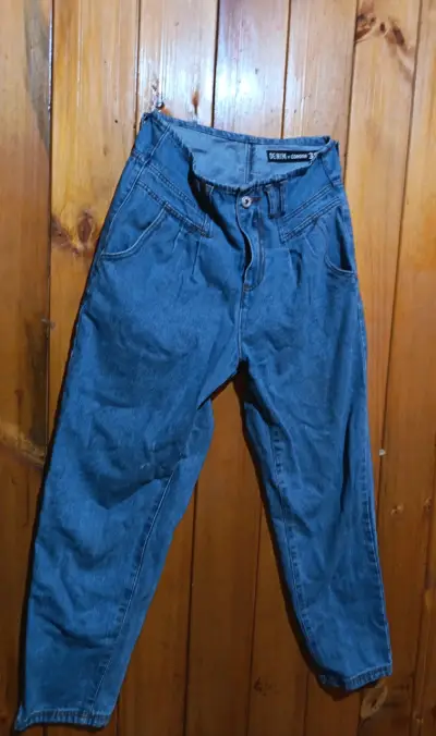 Jeans de mezclilla azul para mujer - miniatura 1