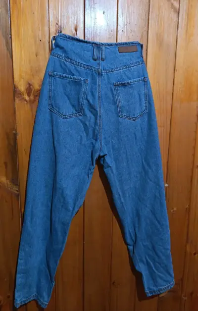 Jeans de mezclilla azul para mujer - miniatura 2