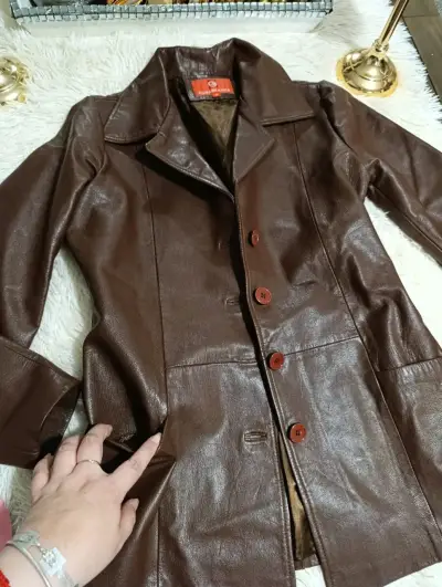 Chaqueta de cuero café  con botones talla S - miniatura 3