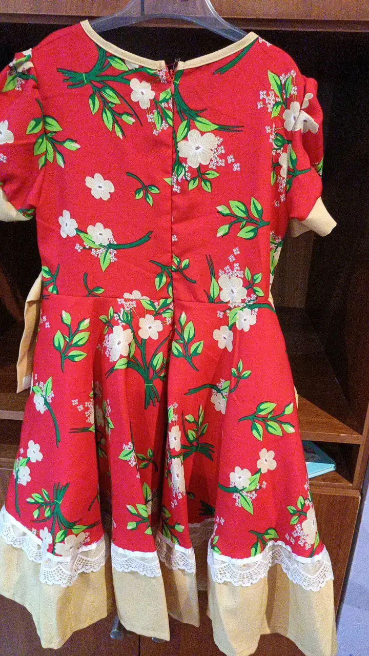 Vestido huasa rojo con flores y lazo - 3