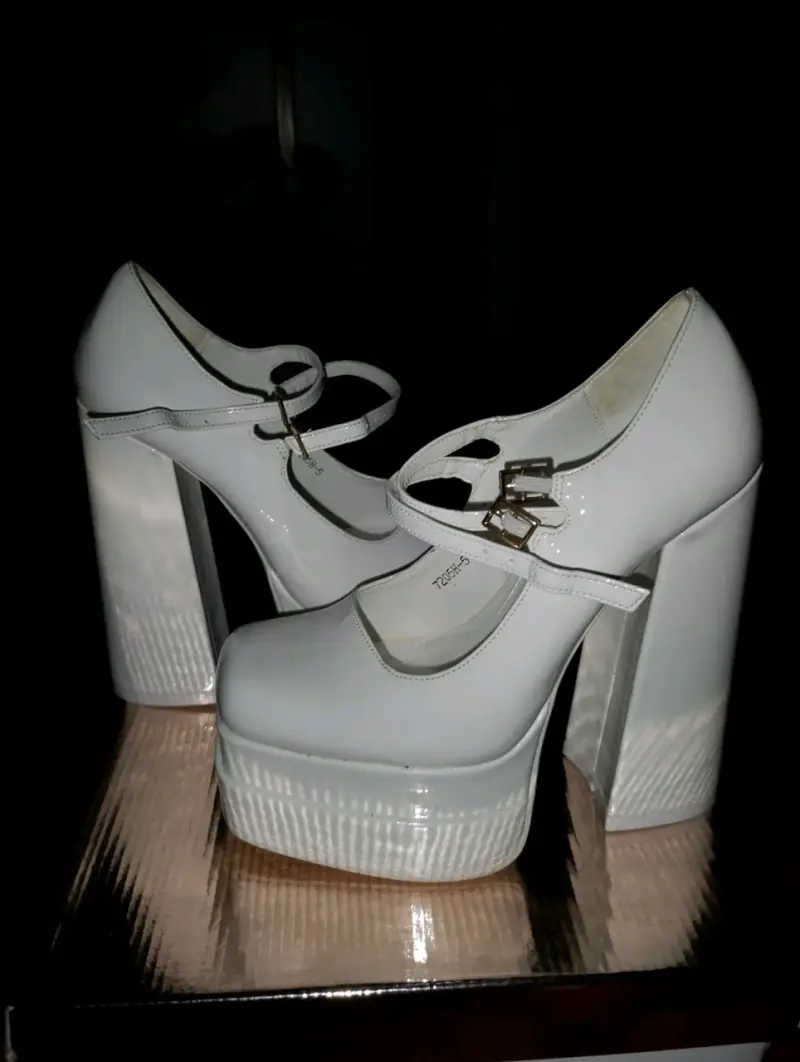 Zapatos de plataforma blancos Andarina con hebilla - 3