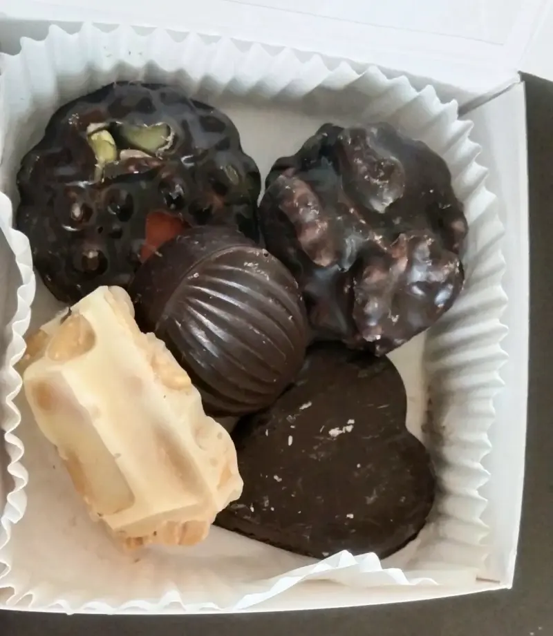 Trufas de chocolate surtidas en envase - 3