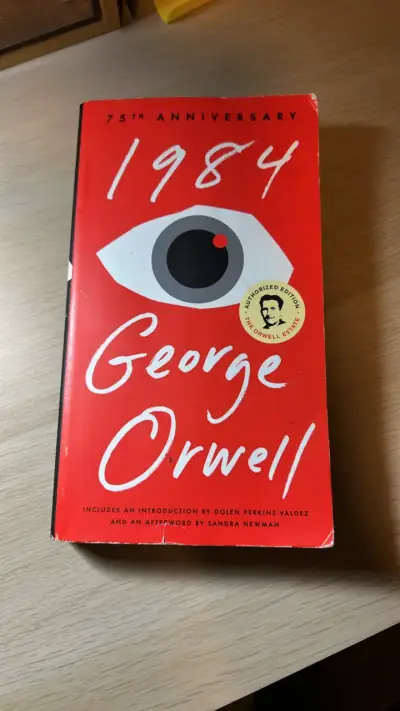 Libro 1984 de George Orwell Edición 75 Aniversario - miniatura 1