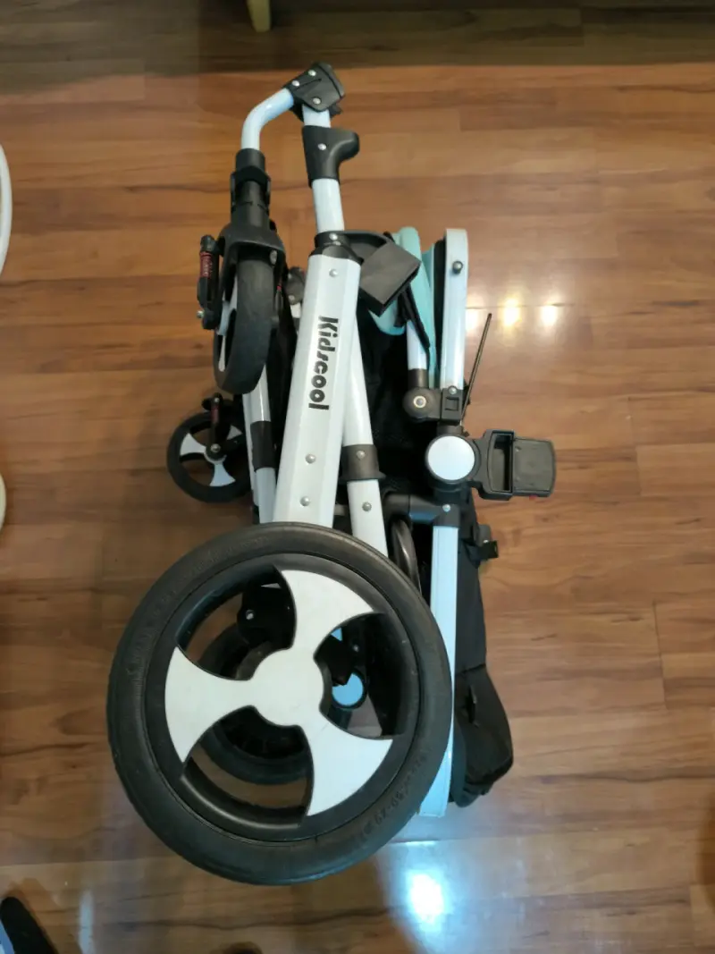 Coche de bebé plegable Kidscool compacto - 2