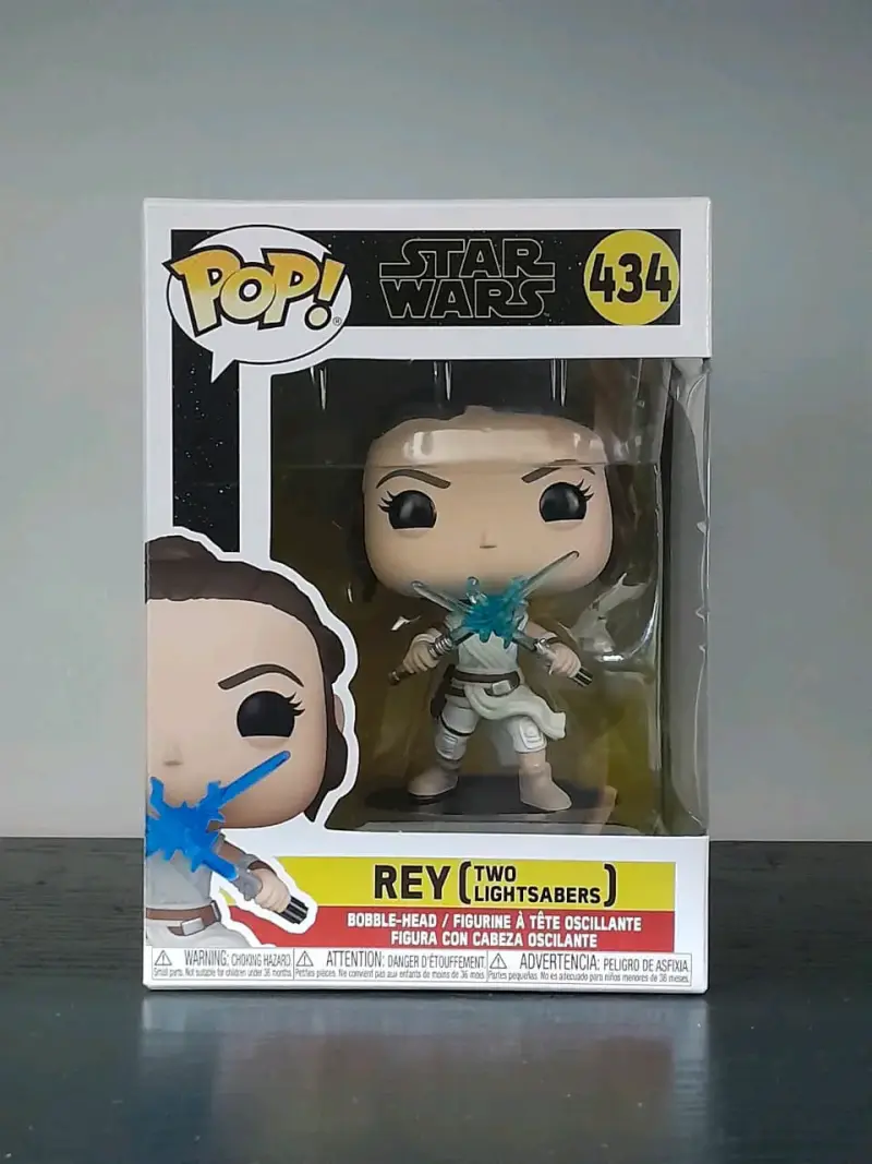 Funko Pop Star Wars Rey con Dos Sables - 1